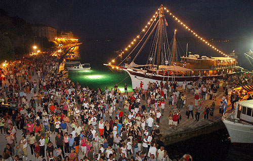 Zadarban is számos bulit szerveznek a nyáron. A legjobb a Telihold éjszakája